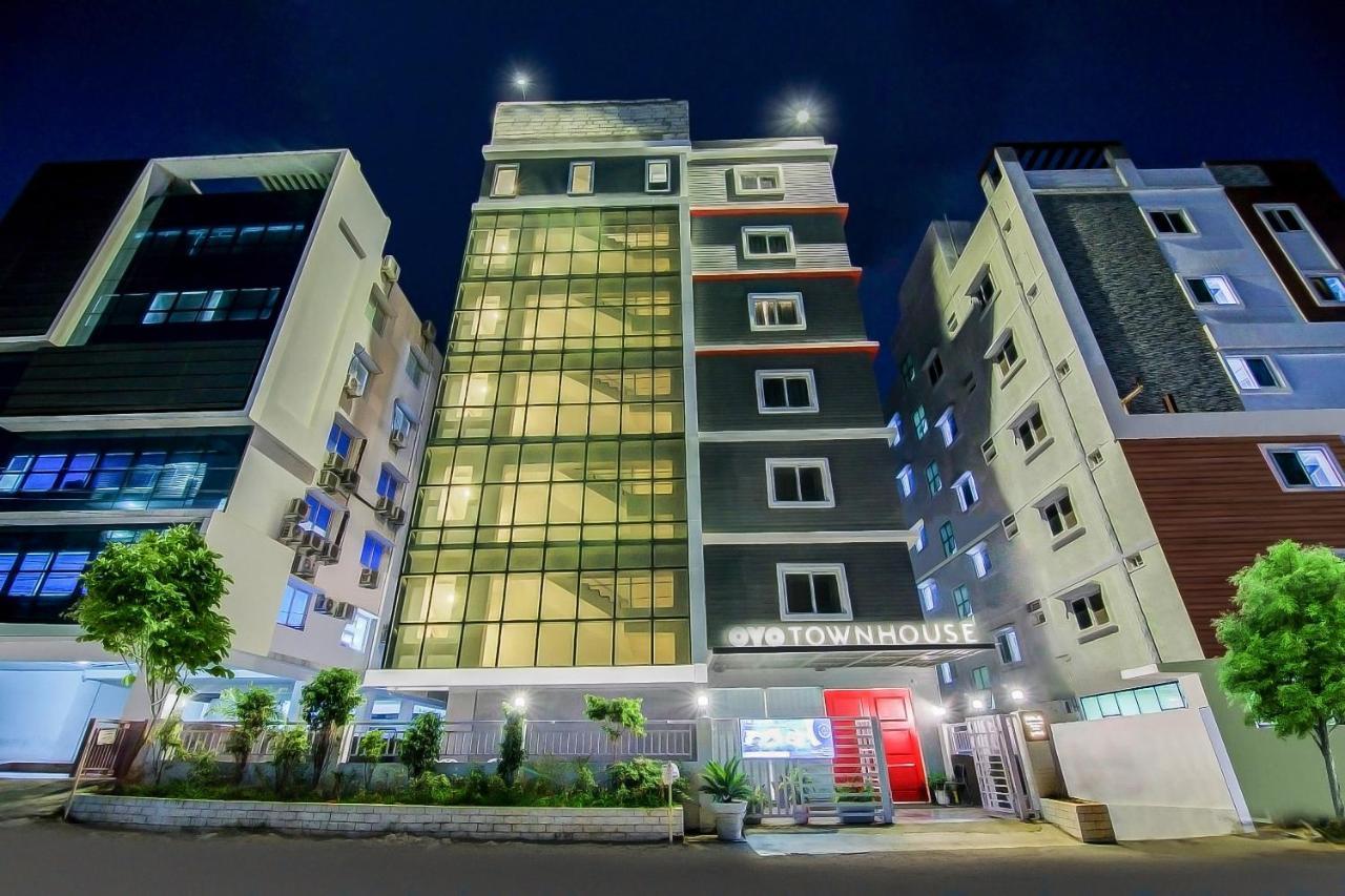 היידראבד Oyo Townhouse 034 -Halcyon Hitech City Road מראה חיצוני תמונה