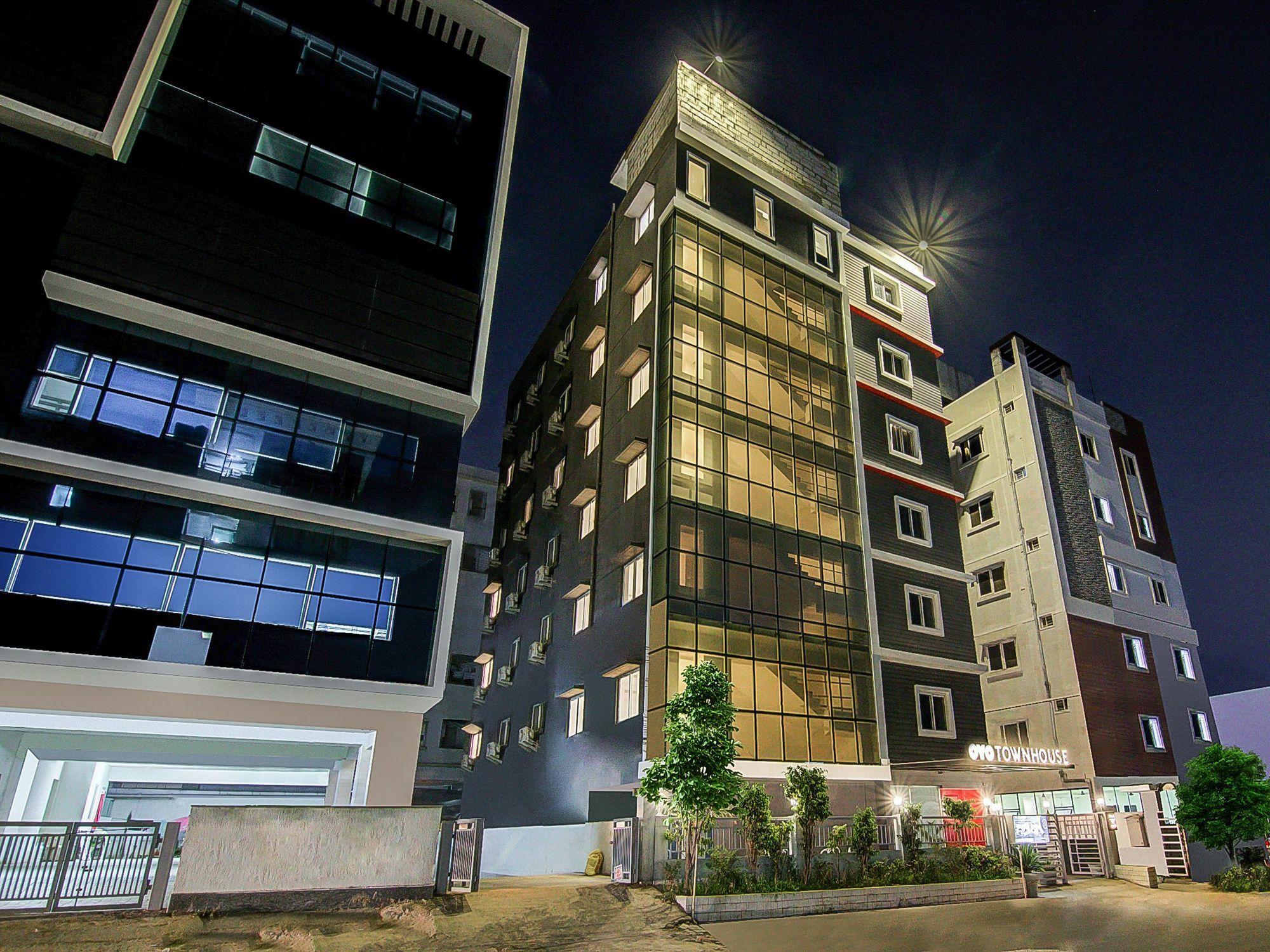 היידראבד Oyo Townhouse 034 -Halcyon Hitech City Road מראה חיצוני תמונה