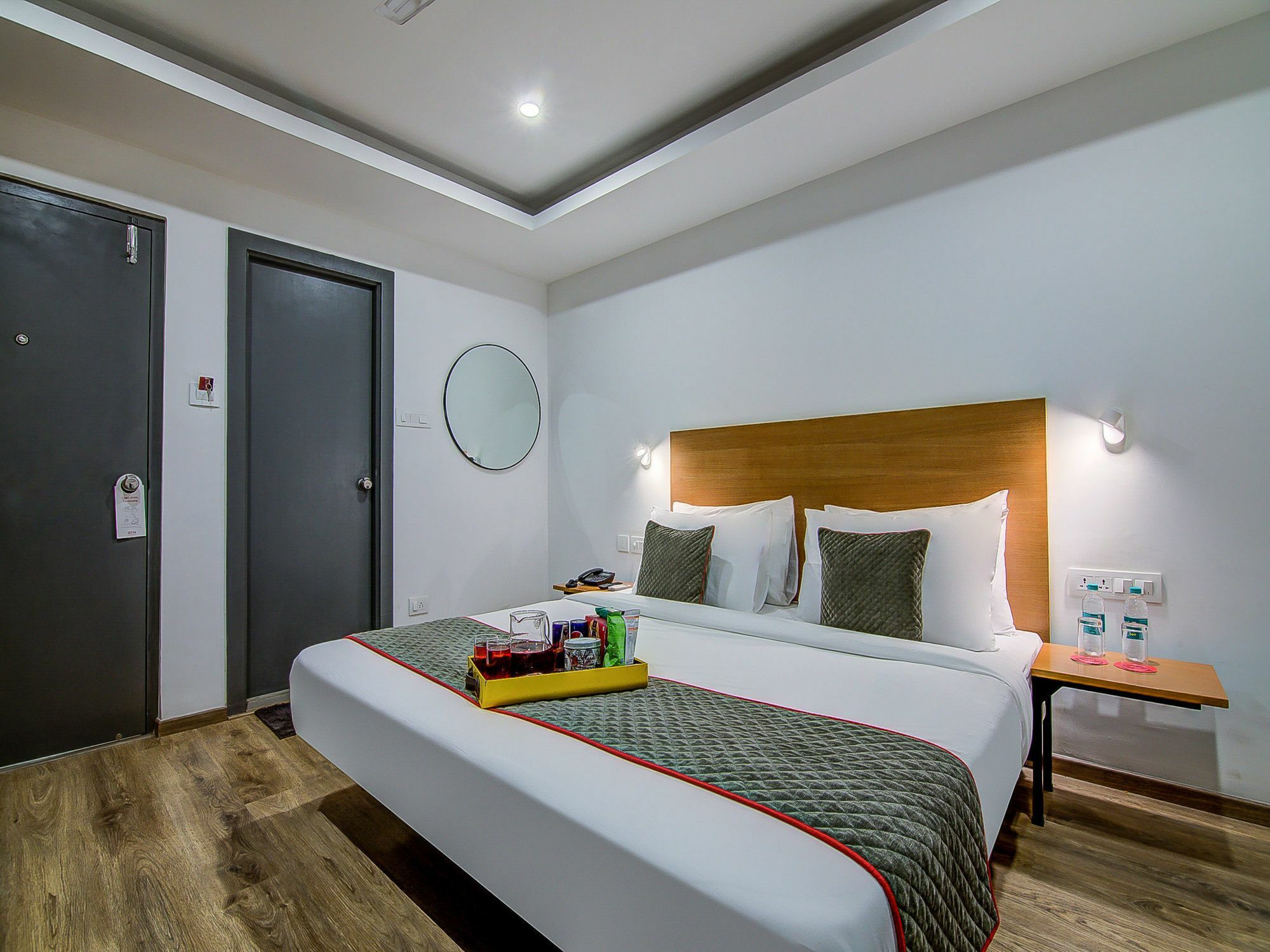 היידראבד Oyo Townhouse 034 -Halcyon Hitech City Road מראה חיצוני תמונה